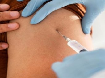 Κορωνοϊός – Moderna vs Pfizer: Ποιο εμβόλιο δίνει λιγότερες λοιμώξεις και νοσηλείες