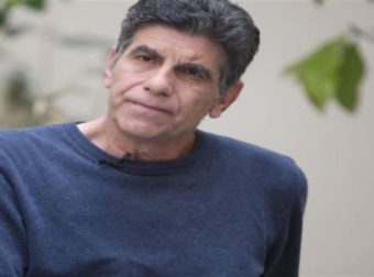 Γιάννης Μπέζος: Δείτε πώς ήταν σε ηλικία 21 ετών