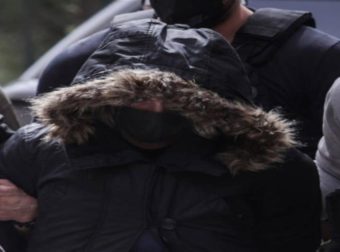 Εξελίξεις “φωτιά” στη Πάτρα: Η περίεργη κλήση της Ρούλας στο ΕΚΑΒ μια μέρα πριν πεθάνει η Ίριδα – Τι απαντά η 33χρονη (video)