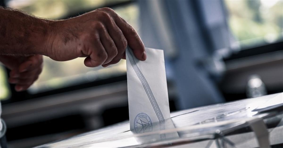 Μια ανάσα από τις κάλπες: Πότε ανοίγουν, οι σταυροί που βάζουμε, τι ισχύει για ετεροδημότες και διόδια – Οι αλλαγές από την προηγούμενη τετραετία (videos)