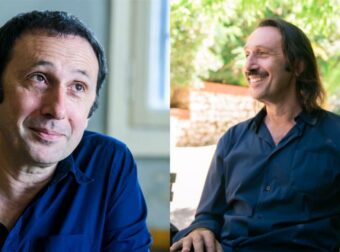 Συγκινεί ο Ρένος Χαραλαμπίδης: «Είμαι περήφανος γιος μιας καθαρίστριας και ενός κηπουρού»
