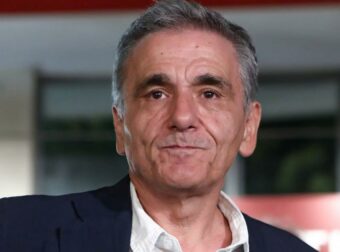 ΣΥΡΙΖΑ: Ανοιχτό το ενδεχόμενο αποχώρησης άφησε ο Τσακαλώτος – «Καρφıά» σε Κασσελάκη, αιχμές για Τσίπρα