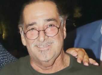 Εξελίξεις με την υγεία του Βασίλη Καρρά – Αγανακτισμένη η σύζυγός του με τα δημοσιεύματα