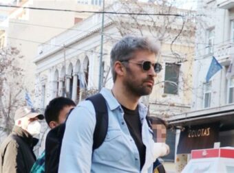 Αλέξης Παππάς: Οι τεράστιες τζαμαρίες και ο πέτρινος τοίχος του υπέροχου μοντέρνου σπιτιού του (Βίντεο)