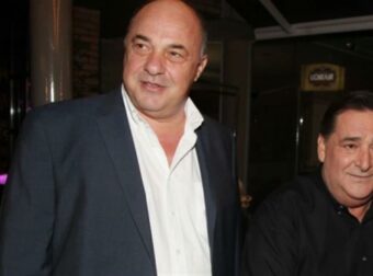 Αχιλλέας Μπeος: Η χλιδάτη ζωή, οι γυναίκες που τον σημάδεψαν και ο ομοφυλόφιλος κολλητός του!