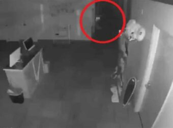 Υπάλληλος κοίταξε προσεκτικά την κάμερα της εκκλησίας – Έπαθε ΣΟΚ με αυτό που είδε (photos)