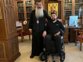 Όλοι μαζί μπορούμε να βοηθήσουμε: Ο 29χρονος Πάνος έχει ανάγκη από καινούργιο αναπηρικό αμαξίδιο