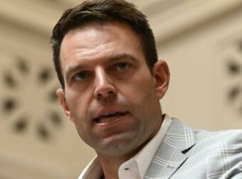 Ο Στέφανος Κασσελάκης διέγραψε Φίλη, Βίτσα και Σκουρλέτη από τον ΣΥΡΙΖΑ