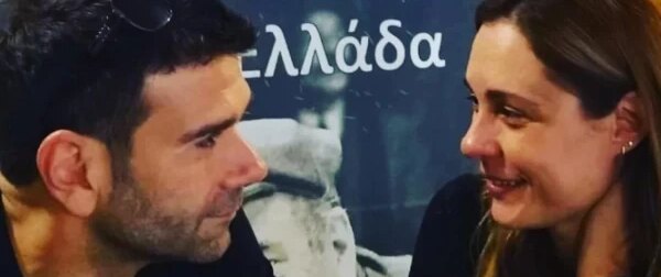 Γεμάτο πίνακες, με κίτρινη κουζίνα, ρετρό και vintage στοιχεία – Φωτογραφίες από τη μονοκατοικία της Θάλειας Ματίκα και του Ιορδανίδη στο Χαλάνδρι