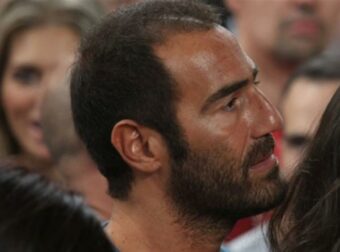 «Όταν η τηλεόραση καλεί τους “Μπέους” αυτού του κόσμου, ξέρει πολύ καλά…» – Φανερά ενοχλημένος ο Αντώνης Κανάκης