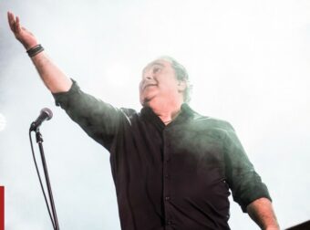 Βασίλης Καρράς: Θρήνος για τον θρύλο του λαϊκού τραγουδιού – Υπόκλιση από τον καλλιτεχνικό κόσμο