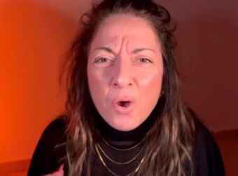 Μουτίδου για Χριστούγεννα: «Χαίρομαι που γεννήθηκε ο Χριστός, αλλά έχω κουραστεί κάθε φορά το ίδιο παραμύθι»