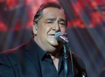 Βασίλης Καρράς: «Έκλαψα πολύ όταν το έμαθα και…» – Ραγίζει καρδιές η εξομολόγηση του βαφτισιμιού του