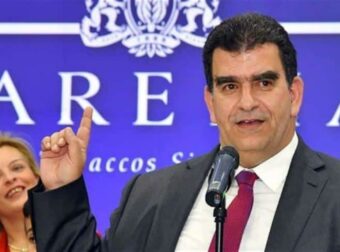 Παράδειγμα προς μίμηση ο Καρέλιας: 400 ευρω για το εορταστικό τραπέζι, 15ος μισθός, bonus 2.700 και χρυσά bonus 4.000 ευρώ – “Χρυσώνει” τους εργαζόμενούς του