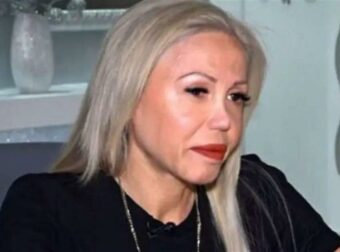 Σε δεινή οικονομική κατάσταση η Άννα Φλωρινιώτη: «Δουλεύω σε κομμωτήριο και παράλληλα το βράδυ – Πρέπει να επιβιώσω»