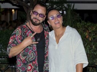Χρήστος Δάντης: Ταξίδεψε σε άλλη ήπειρο για τα μάτια της Ασημίνας Χατζηανδρέου – Οι φωτογραφίες μπροστά από τον Νιαγάρα