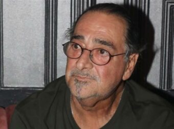 Βασίλης Καρράς: «Καλό ταξίδι» – Η ελληνική showbiz αποχαιρετά τον σπουδαίο λαϊκό τραγουδιστή