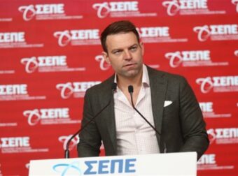 Ο Στέφανος Κασσελάκης ήθελε να μιλήσει με ρητό και μπέρδεψε τον Ηράκλειτο με τον Ηρόδοτο (video)