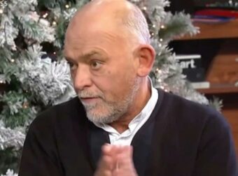 Στέλιος Παρλιάρος: «Σε αυτό το μαγαζί μην πηγαίνετε γιατί θα κολλήσετε…» – Συγκλονίζει με την εξομολόγηση του για τον ρατσισμό λόγω AIDS