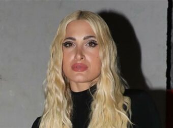 Με μαύρο γκλιτεράτο σετ: Τα “έσπασε” η Ιώαννα Τούνη στο μαγαζί, που εμφανίζεται ο Κωνσταντίνος Αργυρός
