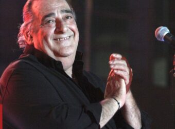 Όταν ο Βασίλης Καρράς είχε λυγίσει μπροστά στο κοινό!