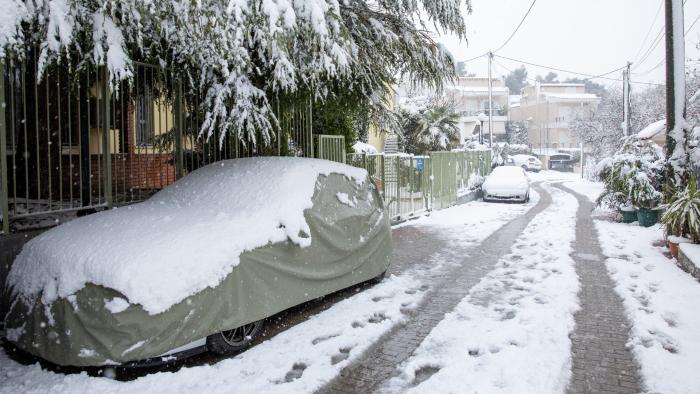 Λίγοι το γνωρίζουν: Το “κόλπο” με την κουκούλα για να μην πληρώνεις Τέλη Κυκλοφορίας