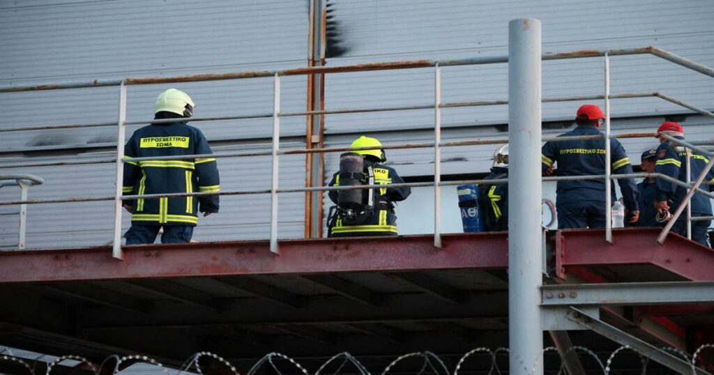 Συναγερμός για δύο άτομα σε ημιλιπόθυμη κατάσταση στο υπό κατεδάφιση θέατρο Μπάντμιντον