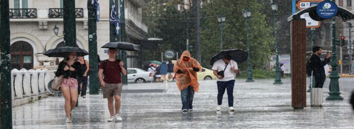 Καιρός: Νέα ψυχρή εισβολή το Σαββατοκύριακο – Πότε «χτυπά» την Αττική, πού έρχονται καταιγίδες και πόσο πέφτει η θερμοκρασία