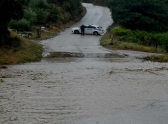 «Δεν μπόρεσα να σώσω τίποτα»: Πλημμύρισαν υπόγεια στην Εύβοια, καλλιέργειες και κατολισθήσεις – Απεγκλωβισμός δύο τουριστών
