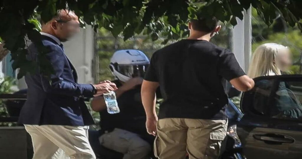 Γιώργος Μαζωνάκης: «Υπήρχε μία ένταση στη φωνή της γιατρού, ένα άγχος» αποκαλύπτει ο προμηθευτής του απινιδωτή