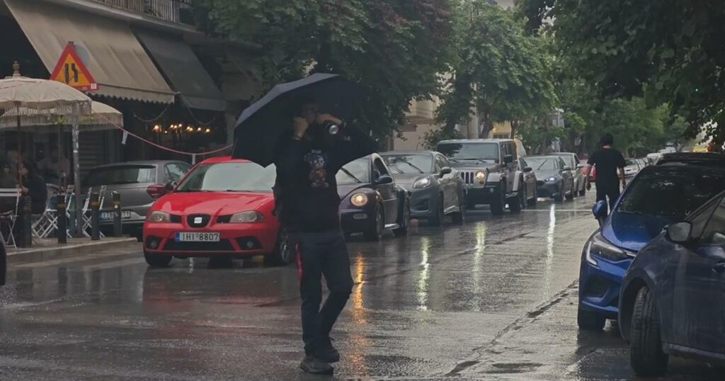 Καιρός: Καταιγίδες χτυπούν για 24 ώρες Θεσσαλία, Χαλκιδική, Εύβοια, βουτιά 8 βαθμών στην θερμοκρασία – Επικαιροποιήθηκε το έκτακτο δελτίο