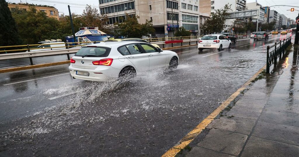 Έκτακτο δελτίο της ΕΜΥ με πορτοκαλί προειδοποίηση για την κακοκαιρία – Πού αναμένονται ισχυρές βροχές και καταιγίδες