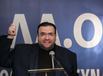 «Αχυράνθρωπος» «καίει» τον Φίλιππο Καμπούρη: «Μου είπε να υπογράφω χαρτιά και θα μου πλήρωνε το ενοίκιο» – Οι αποκαλυπτικοί διάλογοι των εργαζομένων (video)